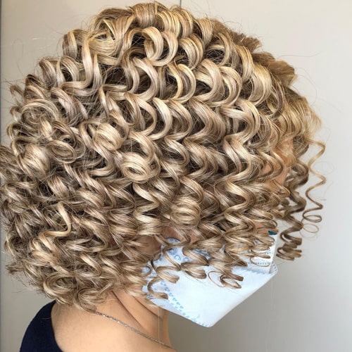 نمونه کار آرایشگاه نیلوفرانه