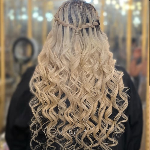 خدمات آرایشگاه ماه آرا