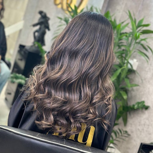 خدمات رنگ و مش سالن مونا یزدانی
